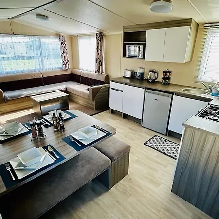 Charming Chamber With Spacious Relaxing Area Pagham Exterior photo
