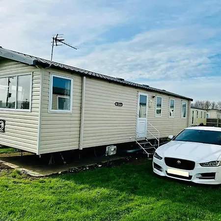 Charming Chamber With Spacious Relaxing Area Pagham Exterior photo