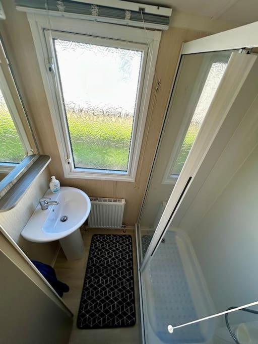 Charming Chamber With Spacious Relaxing Area * Pagham